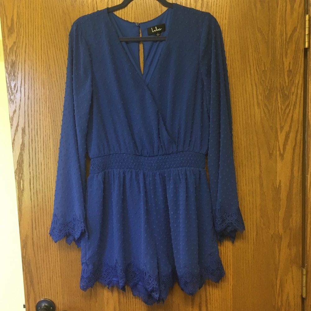 Lulus Women’s Romper Meadowlake Blue Swiss Dot Lace Bell Sleeve Size Large